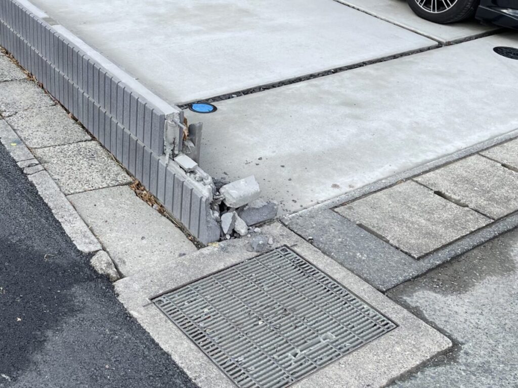 ブロック塀の破損の修理