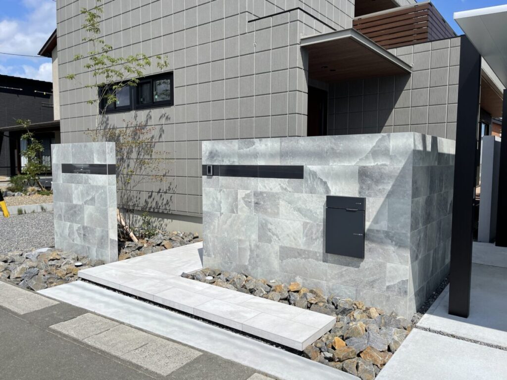 お問い合わせの多い門柱タイル