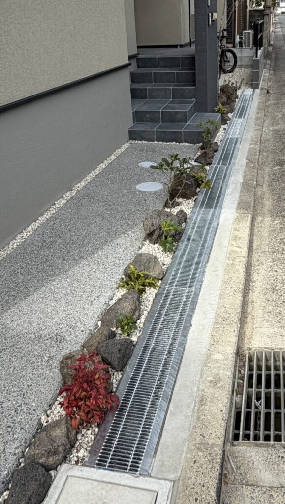 グレイチングがあるお庭